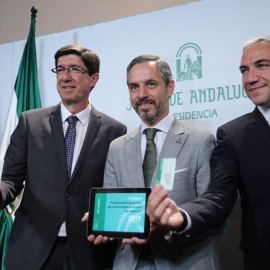 Juan Marín, Juan Bravo y Elías Bendodo