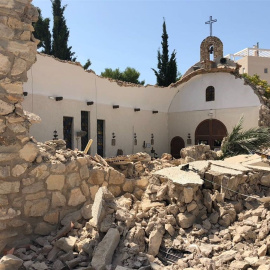 La iglesia de la Coveta Fumà de la localidad alicantina de El Campello./Bomberos de la Diputació D'Alicant