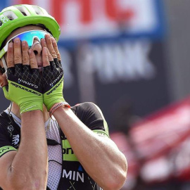 Formolo celebra su victoria en la etapa del Giro. EFE/Daniel Dal Zennaro