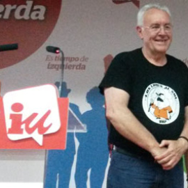 Cayo Lara junto a otros candidatos de IU en su mitin. / JCE