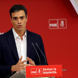 El secretario general del PSOE, Pedro Sánchez, durante la rueda de prensa tras la reunión extraordinaria de la Ejecutiva Federal del PSOE. EFE/BALLESTEROS