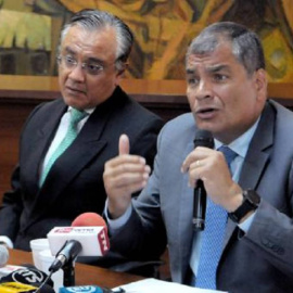Mera junto a Rafael Correa en una imagen de archivo. EFE