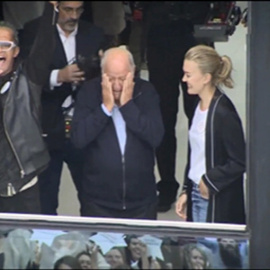 Imagen tomada de un video del empresario Amancio Ortega, fundador de Inditex, que asiste emocionado, junto a su hija Marta Ortega,a la fiesta sorpresa por su 80 cumpleaños organizada por la plantilla de la sede central de la compañía, en Ar