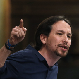 El líder de Podemos, Pablo Iglesias, durante su intervención hoy en el Congreso de los Diputados para responder al presidente del Gobierno en funciones, Mariano Rajoy.- EFE