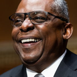 El general retirado Lloyd Austin será el primer afroamericano al frente del Pentágono.