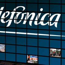 Una pantalla publicitairia de Telefónica.- EFE