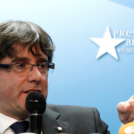 Carles Puigdemont declara ante la prensa en Bruselas./REUTERS