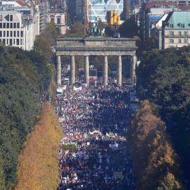 Al menos 150.000 personas se manifiestan en Berlín contra el TTIP. EFE