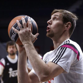 El ala-pívot italiano del Real Madrid Andrés Nocioni. / EFE