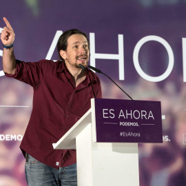 El secretario general de Podemos, Pablo Iglesias, durante el acto electoral en el auditorio Parque Fofó de Murcia para apoyar al candidato al Gobierno de Murcia Óscar Urralburu. EFE/Marcial Guillén