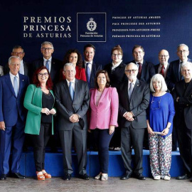 El jurado que ha otorgado el Premio Princesa de Asturias de Investigación Científica y Técnica 2019 a las dos biólogas.(J.L. CEREJIDO | EFE)