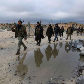 Foto de archivo de combatientes rebeldes en la ciudad de Alepo. REUTERS/Hosam Katan