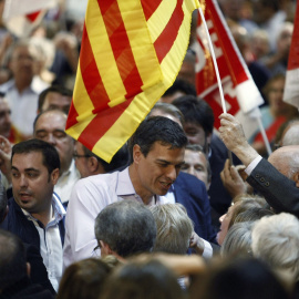 El secretario general del PSOE, Pedro Sánchez, a su llegada al acto central de campaña de los socialistas aragoneses en Zaragoza. EFE/Toni Galán