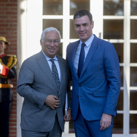 08/06/2022. El presidente del Gobierno, Pedro Sánchez, y el primer ministro de la República de Portugal, Antonio Costa, posan a su llegada a un encuentro de trabajo en el Complejo de la Moncloa, a 26 de mayo de 2022, en Madrid (España).