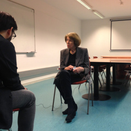 L'escriptora Susan George, en un moment de l'entrevista amb Públic