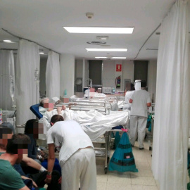 Una sala de urgencias del Hospital La Paz de Madrid publicada por los trabajadores. Denuncian que hay 19 pacientes donde sólo debería haber seis.-@Urgenciaslapaz