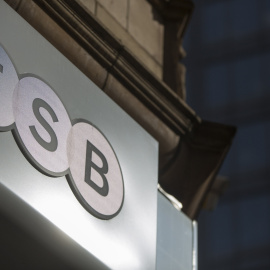 Logo del banco TSB en una sucursal en Londres. REUTERS/Neil Hall