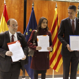 Iceta, Arrimadas y Albiol en el Tribunal Constitucional, este miércoles./ EFE