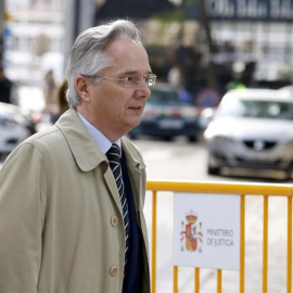 El exdiputado Gómez de la Serna, a su llegada a la Audiencia Nacional en Madrid. EFE/J.J.Guillén