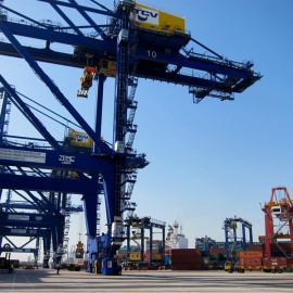 Contenedores en el puerto de Valencia. E.P.