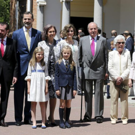 Sus padres y los abuelos maternos y paternos acompañaron a Princesa de Asturias en su primera comunión. /EFE