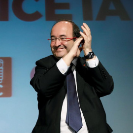 El candidato del PSC a la presidencia de la Generalitat, Miquel Iceta, durante su intervención en un acto municipalista. / EFE