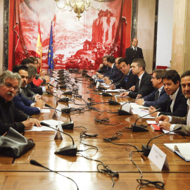Vista general, al inicio de la segunda reunión en el Congreso desde la convocatoria de las elecciones del 26 de junio para intentar acordar una reducción del gasto de la campaña electoral. EFE/Paco Campos