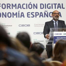 El presidente de Indra, Fernando Abril-Martorell, pronuncia la conferencia "La transformación digital de la economía española". EFE/Juan Carlos Hidalgo