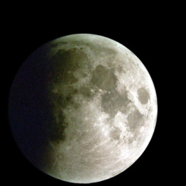 La Luna durante un eclipse lunar parcial. / José María Sánchez Martínez