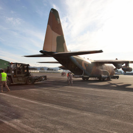 Un 'Hércules' del Ejército del Aire en el aeródromo militar de Santiago, en una imagen de archivo. MD