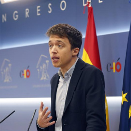 El diputado Íñigo Errejón, durante la rueda de prensa. EFE/ J. P. Gandul