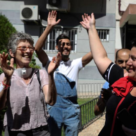 Medio centenar de activistas de la coordinadora de vivienda de Madrid han apoyado a la familia | EFE