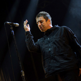 El cantante británico Liam Gallagher durante el concierto de la segunda jornada del Festival Sonorama Ribera. EFE/Paco Santamaría