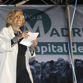 Manuel Carmena, candidata a la alcaldía por Ahora Madrid, se dirige a sus simpatizantes tras conocer los resultados electorales. EFE/Alberto Martin