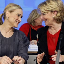 Cristina Cifuentes y Esperanza Aguirre.