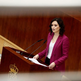 10/07/2019.- La candidata del PP a la Presidencia de la Comunidad de Madrid, Isabel Díaz Ayuso, interviene durante la sesión de investidura.- EFE/Mariscal