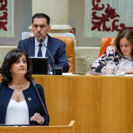 15/07/2019.- La candidata socialista a la Presidencia del Gobierno riojano, Concha Andreu, presentando en el Parlamento riojano su programa en la primera sesión del debate de investidura. / EFE -  ABEL ALONSO
