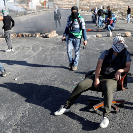 Palestinos protestan en Ramala este domingo. REUTERS/Goran Tomasevic