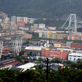 Imagen del puente que se ha derrumbado en Génova (Italia). REUTERS