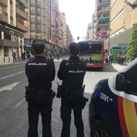 Agentes de Policía Nacional en Alicante en imagen de archivo. / CNP
