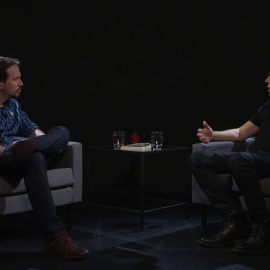 Pablo Iglesias entrevista a Pedro Guerra en 'Otra Vuelta de Tuerka'