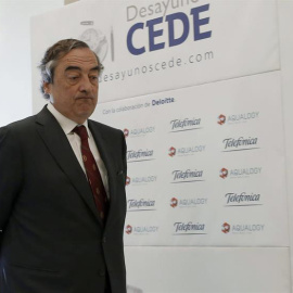 El presidente de la CEOE, Juan Rosell, durante su intervención en la jornada de hoy para debatir sobre la reforma laboral. EFE