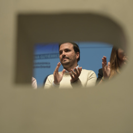 El coordinador federal de IU y ministro de Consumo, Alberto Garzón, participa en un acto electoral junto al candidato de Convocatoria por Asturies a la Presidencia del Principado, Ovidio Zapico, y al cabeza de lista en las elecciones munici