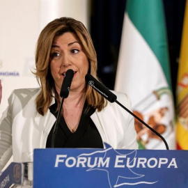 La presidenta de la Junta de Andalucía, Susana Díaz, durante su participación hoy en un desayuno informativo en Madrid organizado por Nueva Economía Fórum. EFE/Emilio Naranjo