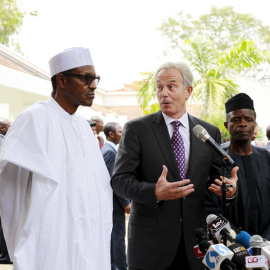 Blair, con el presidente de Nigeria hace unos días. REUTERS/Afolabi Sotunde