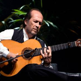 El guitarrista Paco de Lucía durante un concierto. EFE/Archivo