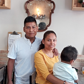 Sara, Fran y Diego, en una fotografía familiar