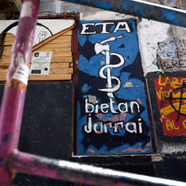 Pintada del anagrama de ETA. REUTERS