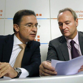 Serafín Castellano junto a Alberto Fabra.