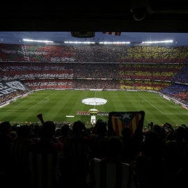 Aspecto que presentaban las gradas del Camp Nou momentos antes del inicio de la final de la Copa del Rey de fútbol. /EFE